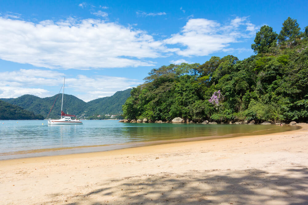 Ribeira Beach, l'une des plages de Ubatuba à São Paulo ©Shutterstock