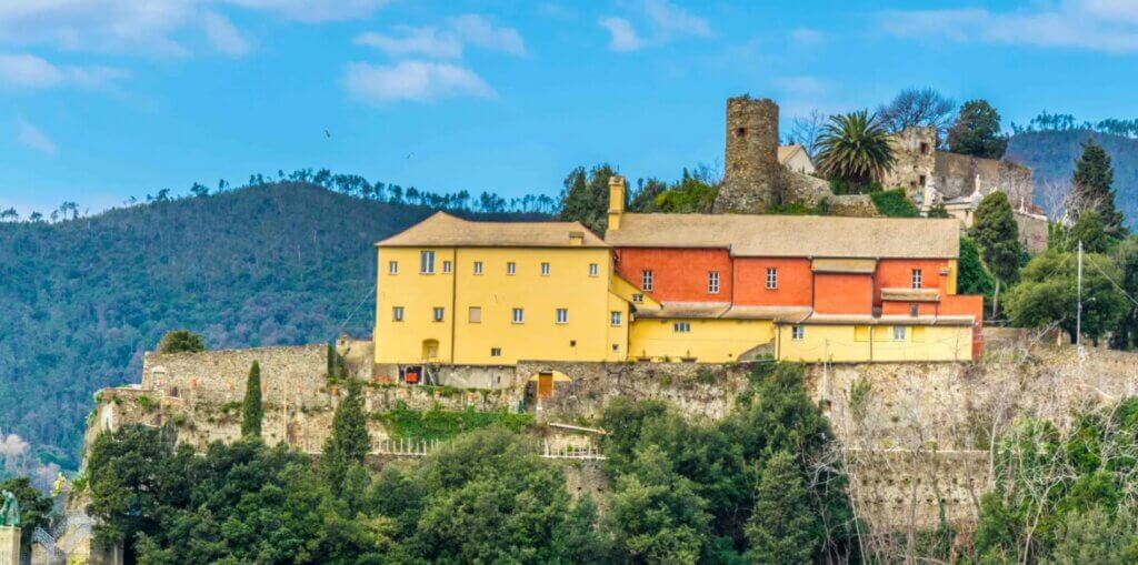 Le Couvent des Capucins, qui sépare Monterosso Al Mare en deux ©Shutterstock