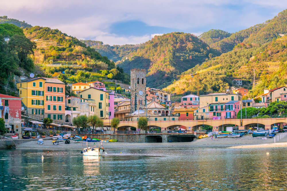 Le vieux villages de Monterosso al Mare, village balnéaire des Cinque Terre ©Shutterstock