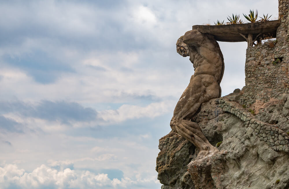 La statua del Gigante, qui représente le dieu Neptune, à Monterosso al Mare ©Shutterstock