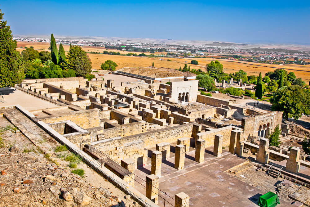 A côté de Cordoue, venez visiter les ruines de la cité palatine de Madinat Al-Zahra, localement appelé Medina Zahara ©Shutterstock
