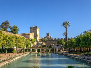 Découvrez l'Alcázar de los Reyes Cristianos et ses somptueux jardins ©Shutterstock