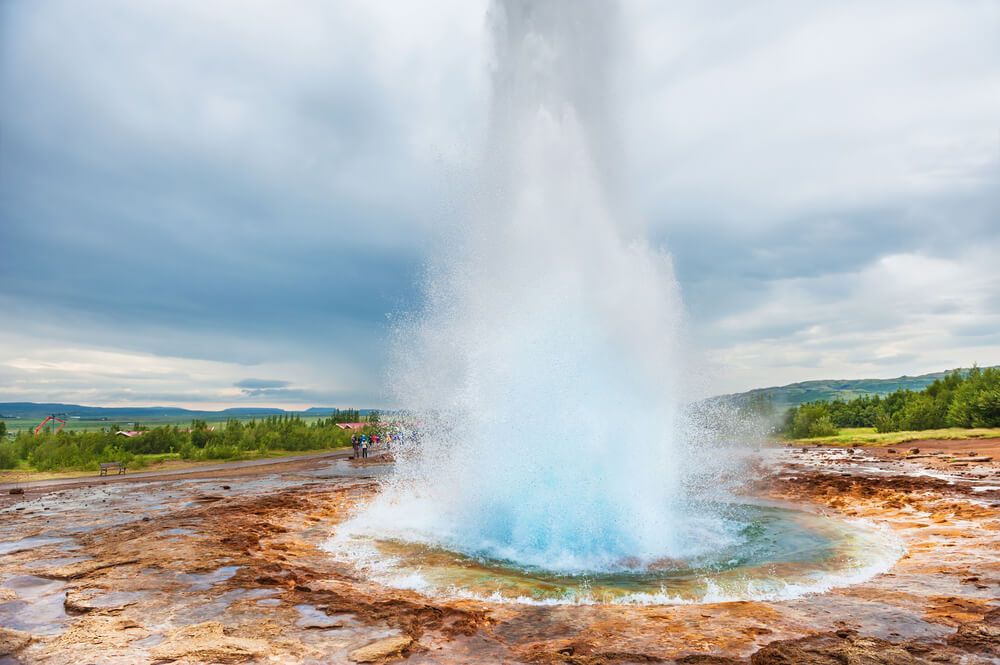 Éruption de Strokkur à Geysir ©Shutterstock