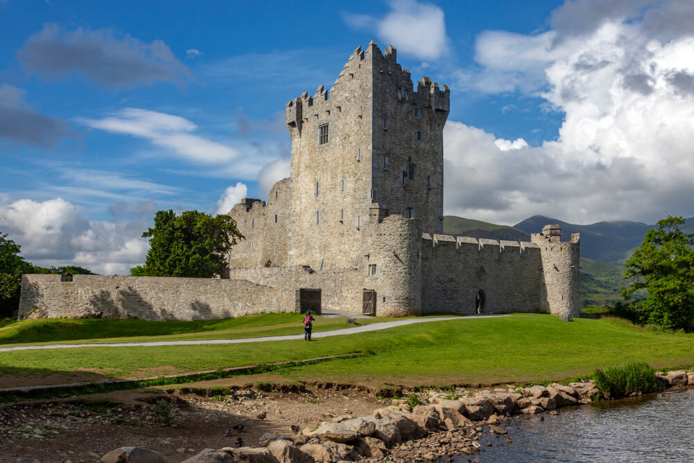 Le Ross Castle, dans le parc national de Killarney en Irlande ©Shutterstock 

