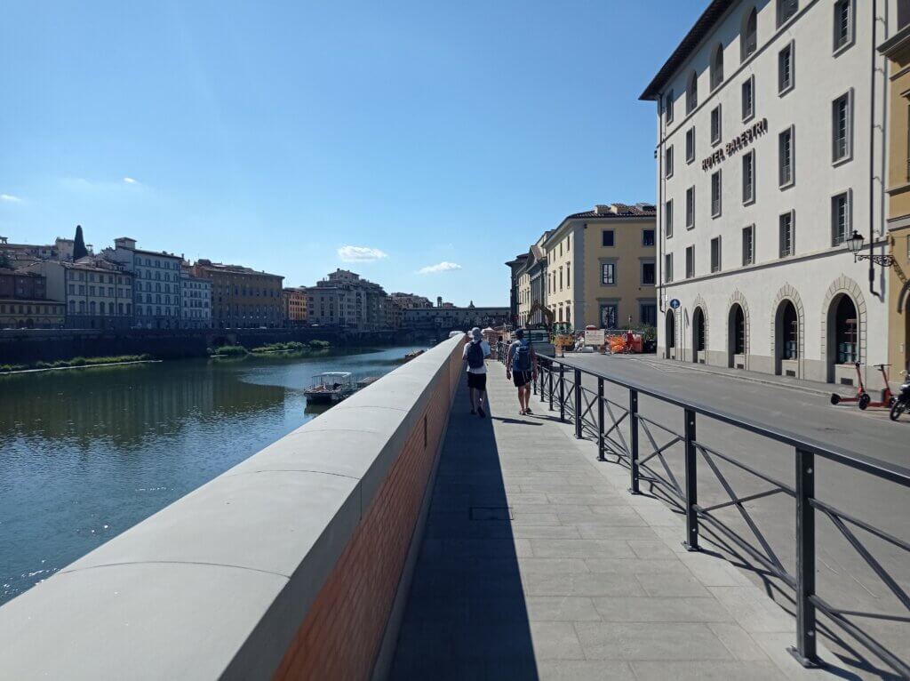 Balade à Florence au bord de l'Arno ©Toploc