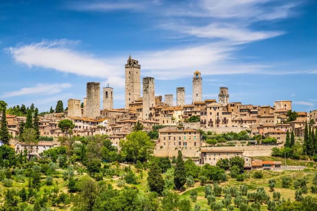 Les tours de la ville médiéval San Gimignano qui dominent la Toscane ©Toscane.info