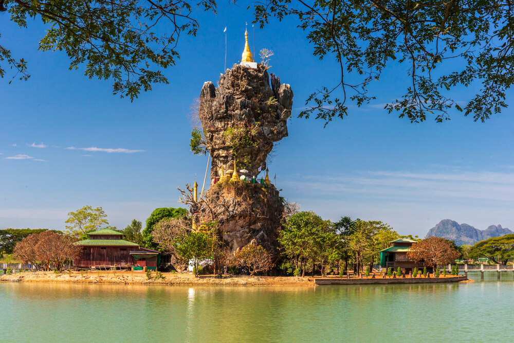 Découvrez la surprenante Pagode de Kyauk Ka Lat en Birmanie ©Shutterstock