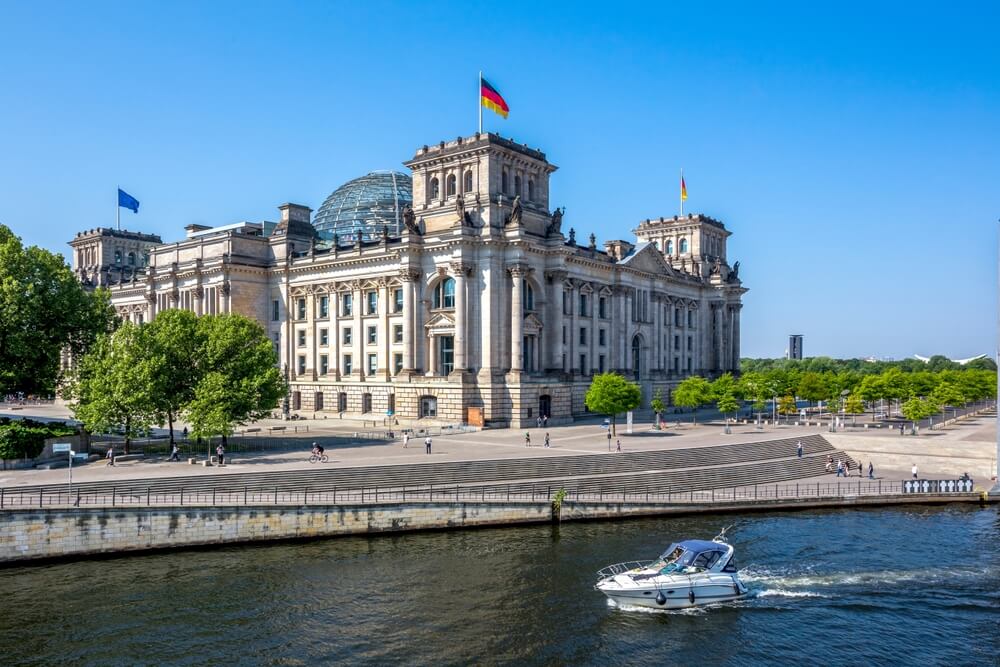 Découvrez le Reichstag, le Siège du Parlement allemand, et son dôme ©Shutterstock