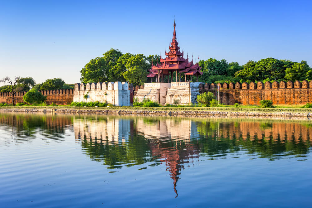 Vue sur le palais royal de Mandalay en Birmanie ©Shutterstock