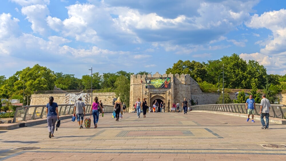 Traversez le pont jusqu'à la forteresse de Niš ©Shutterstock 