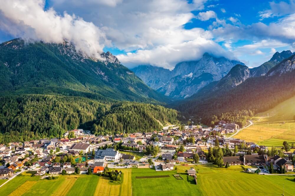 Kranjska Gora en Slovénie, dans les Alpes Juliennes ©Shutterstock