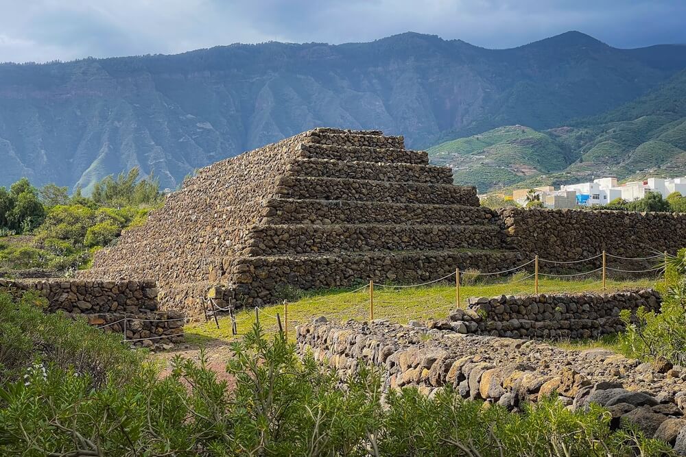 Les mystérieuses pyramides de Güímar à découvrir dans les îles Canaries ©Shutterstock
