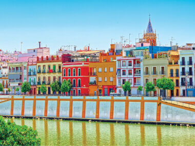 Vue sur le quartier coloré de Triana à Séville ©Istock