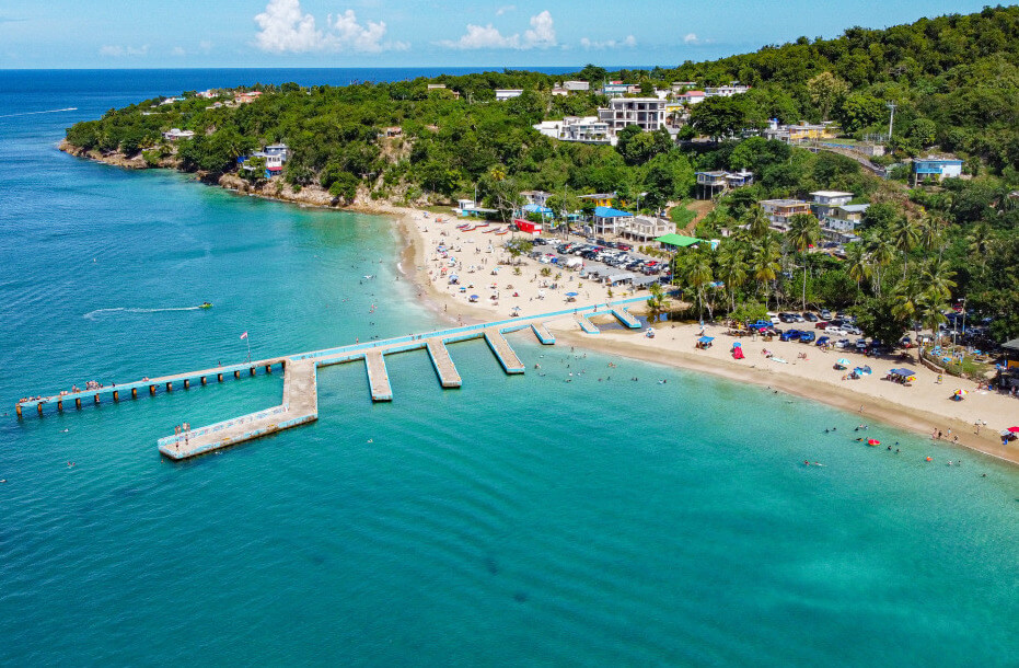Arpentez la plage de Crash Boat Beach à Aguadilla ©Crash Boat Villa By the Sea