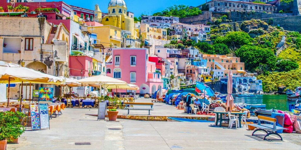 Arpentez l'île colorée de Procida ©GetYourGuide