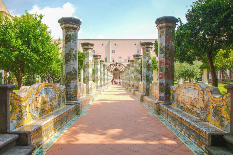 Profitez d'une balade duce au sein du Monastère de Santa Chiara ©Napoli da Vivere