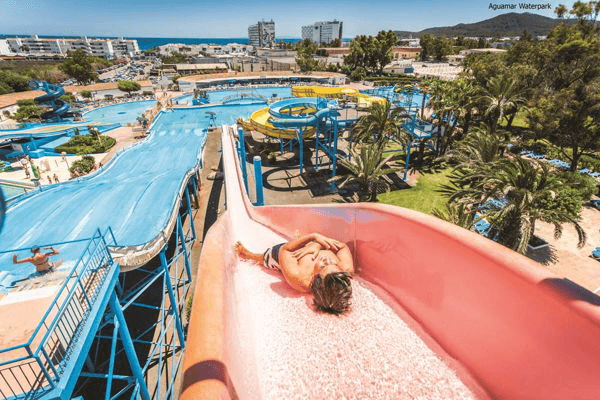 Profiter du parc aquatique d'Aguamar en famille © HolaPlan