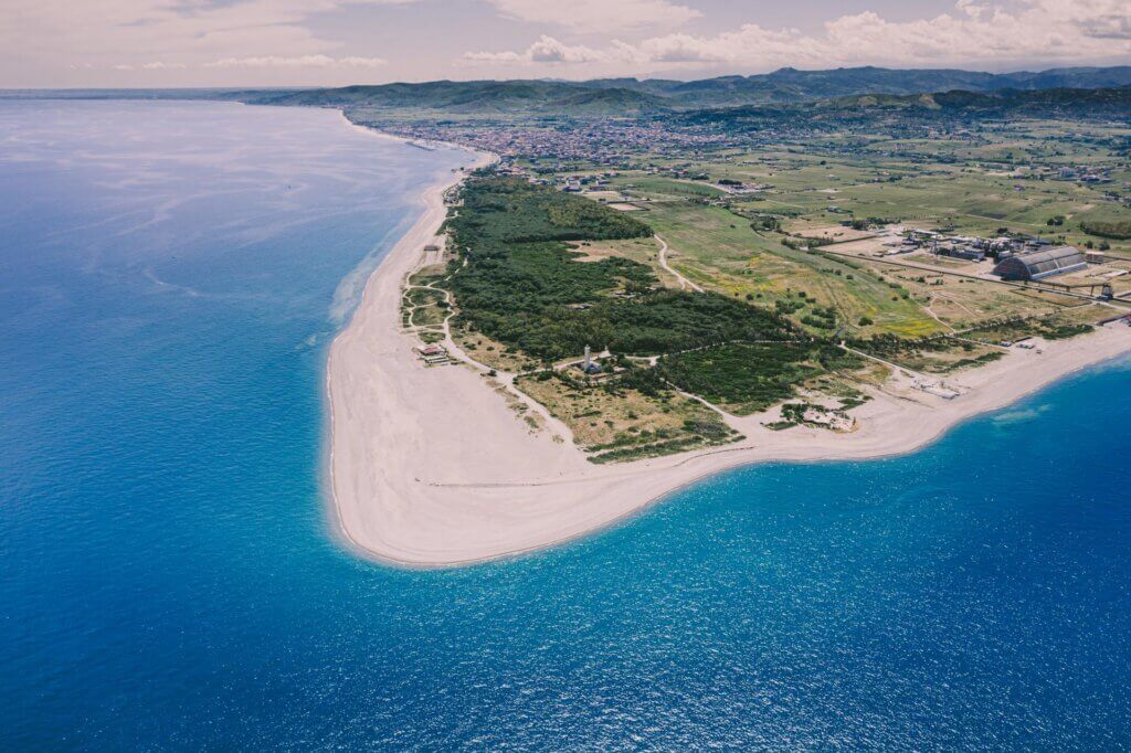 Découvrez la mer du côte de la Punta Alice et ses plages paradisiaques ©Calabria Straordinaria