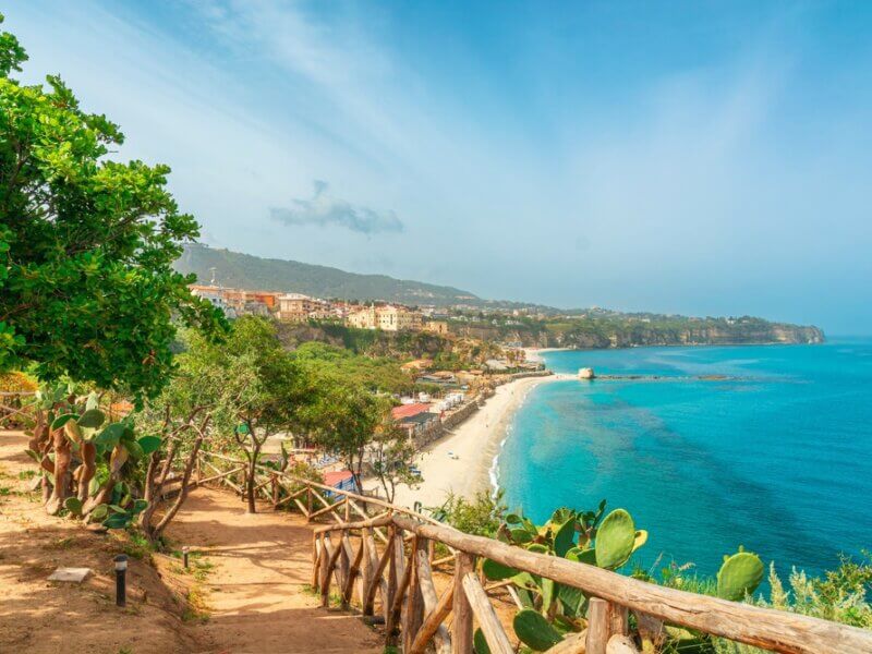 Tropea, ville côtière des Calabre ©Shutterstock