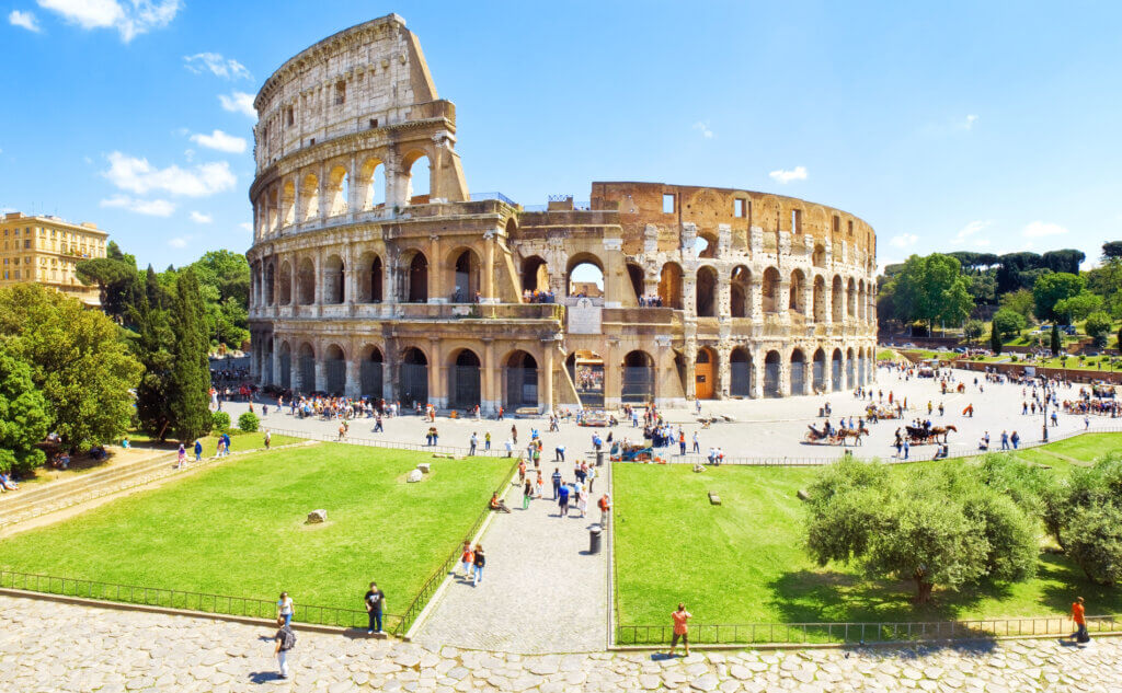 Découvrez le Colisée de Rome, monument majeur de l'histoire romaine ©AdobeStock