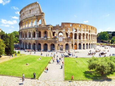 Découvrez le Colisée de Rome, monument majeur de l'histoire romaine ©AdobeStock