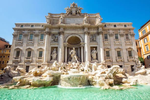 Admirez la Fontaine de Trevi à Rome ©iStock