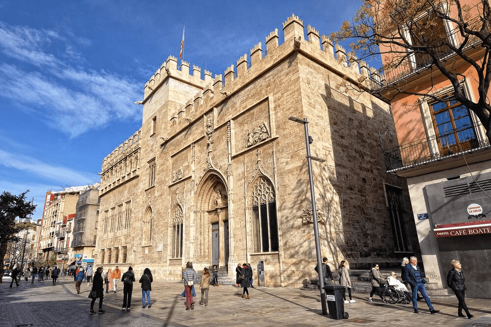 la Halle de la Soie ou Lonja de la Seda est un chef-d’œuvre du gothique civil © Spain Voyages