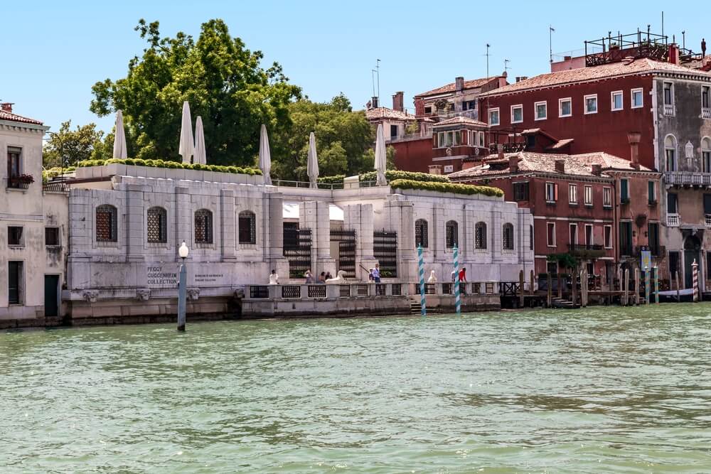 Venez visiter le musée Peggy Guggenheim, petit musée d'art contemporain ©Shutterstock