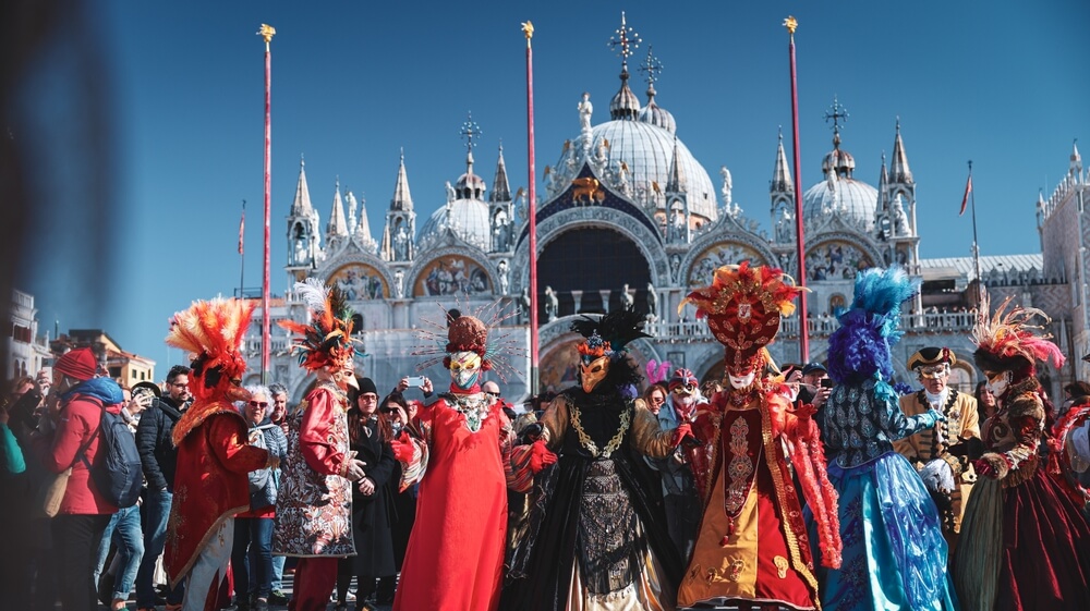 En février, profitez de l'ambiance du Carnaval Vénitien ©Shutterstock