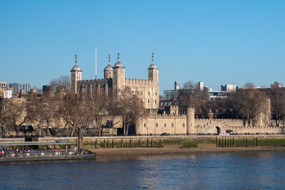 La Tour de Londres et ses murailles, ancienne forteresse de Londres ©Shutterstock