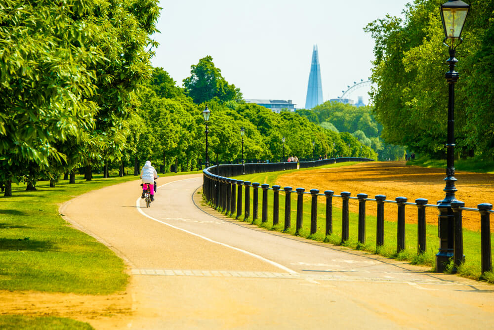 Le Hyde Park, avec ces activités multiples, sont lac, et ses décorations historiques ©Shutterstock