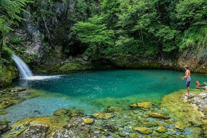 Découvrez le Blue Eye, un bassin naturel spectaculaire ©Tripadvisor