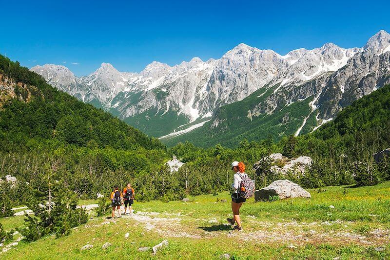 Allez randonner dans les Alpes Albanaise pour une sortie nature splendide ©Nomade Aventure