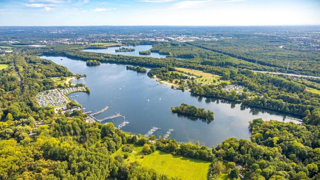 Unterbacher See, le grand lac situé au sud-est de Düsseldorf ©Shutterstock
