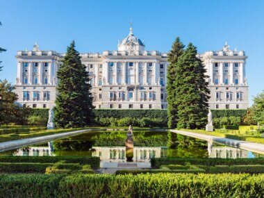 Visitez le somptueux château Royal de Madrid ©Living Tours