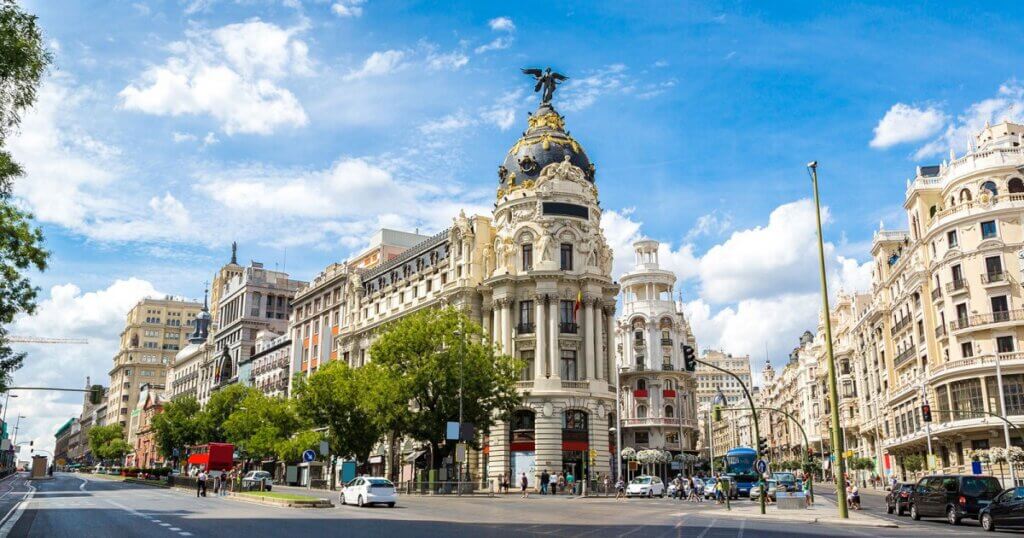 Profitez de votre séjour à Madrid pour visiter La Gran Vía ©MyWoWo