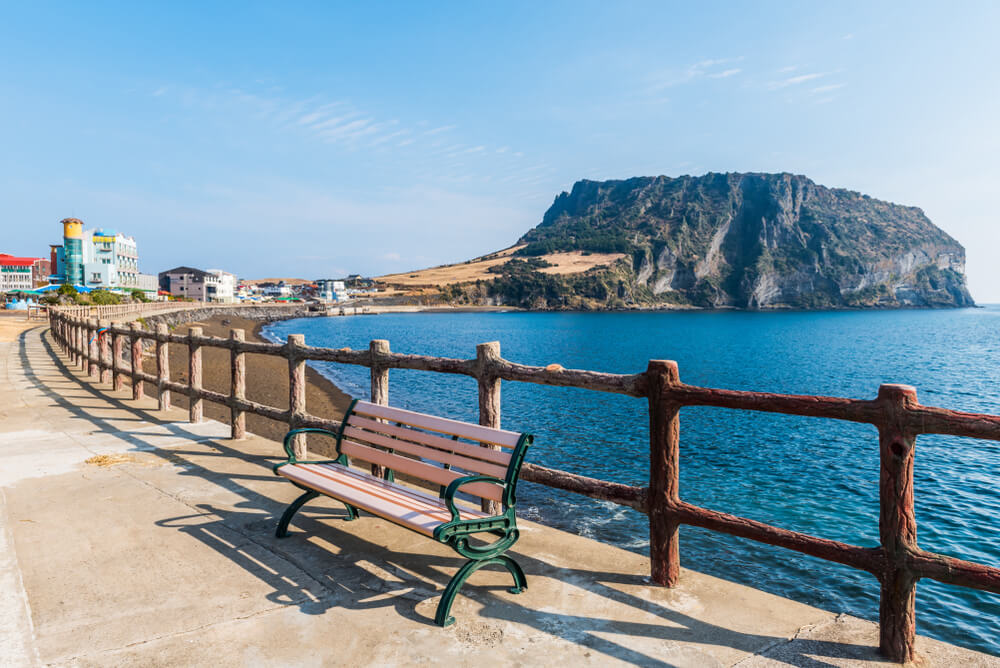 Hallasan, le volcan endormi devenu le symbole de l'île de Jeju ©Shutterstock
