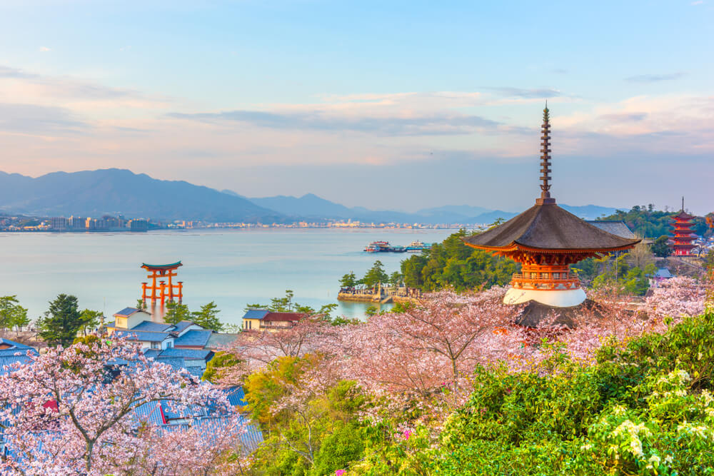 Vue sur l'île de Miyajima, à Hiroshima, au Japon ©Shutterstock
