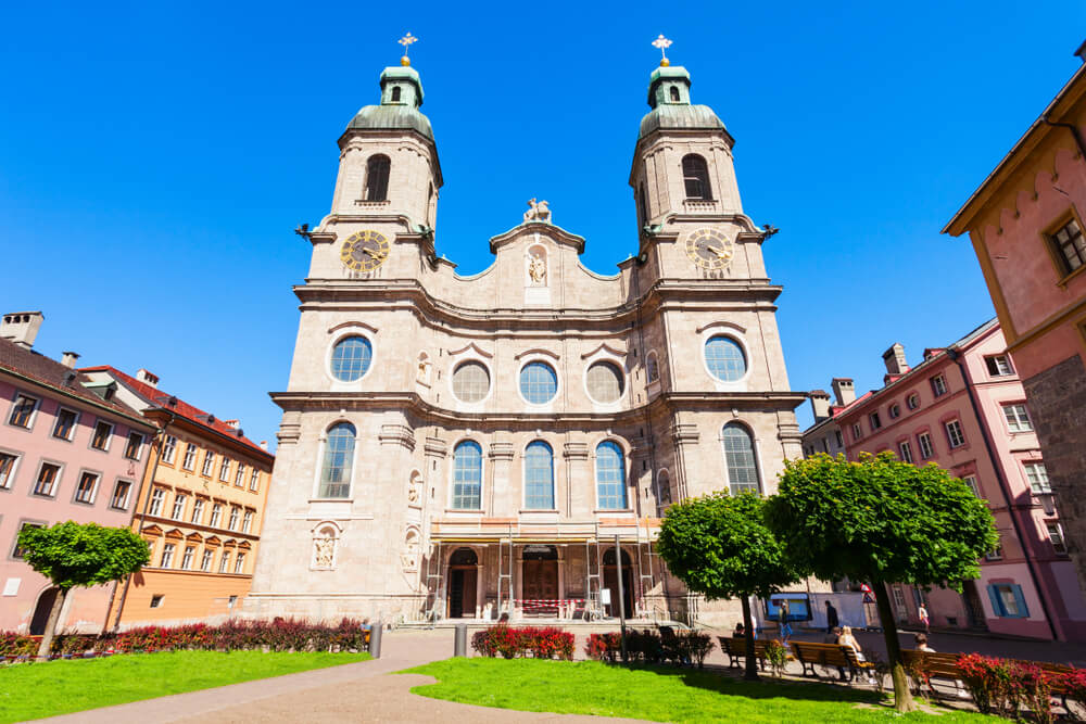 La cathédrale Saint-Jacques, ou Dom zu St. Jakob, un des plus beau bâtiment d'Innsbruck ©Shutterstock