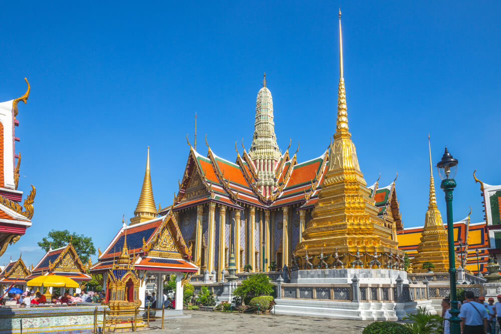 Wat Phra Kaew, le sanctuaire bouddhiste le plus sacré et le plus impressionant de Thaïlande ©Shutterstock