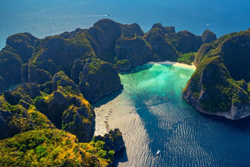 Découvrez l'archipel de Phi Phi, dans la région de Krabi en Thaïlande ©Shutterstock