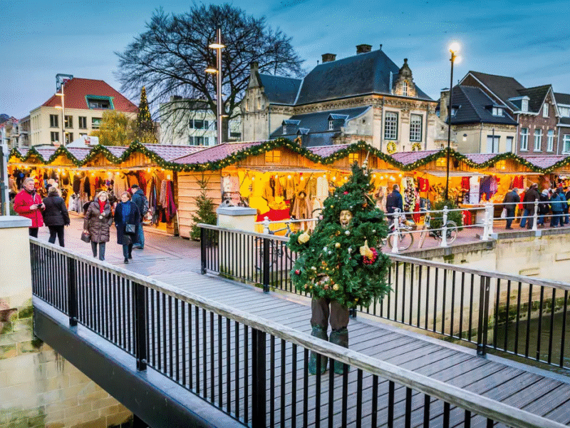 Marché de Noël Valkenburg qui fait partie des meilleurs Marchés de Noël Pays-Bas ©Adfotos.nl