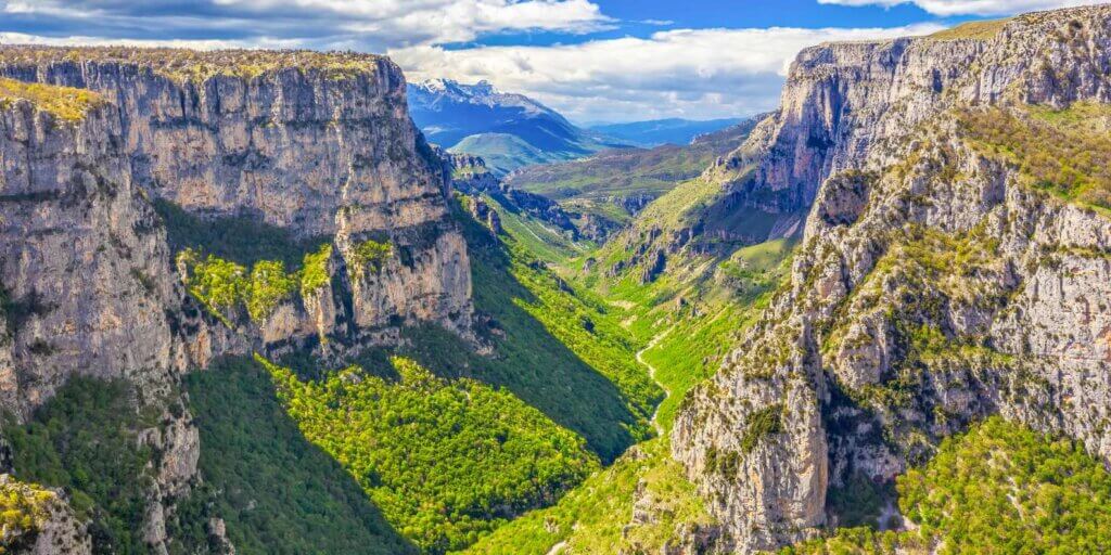 Découvrez les Gorges de Vikos, dans le parc national du Pinde ©GetyourGuide