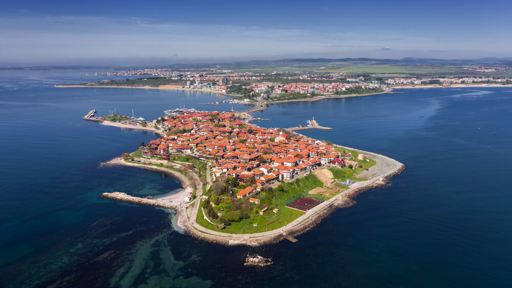 Nessebar, une ville antique entourée de la Mer Noire ©Shutterstock