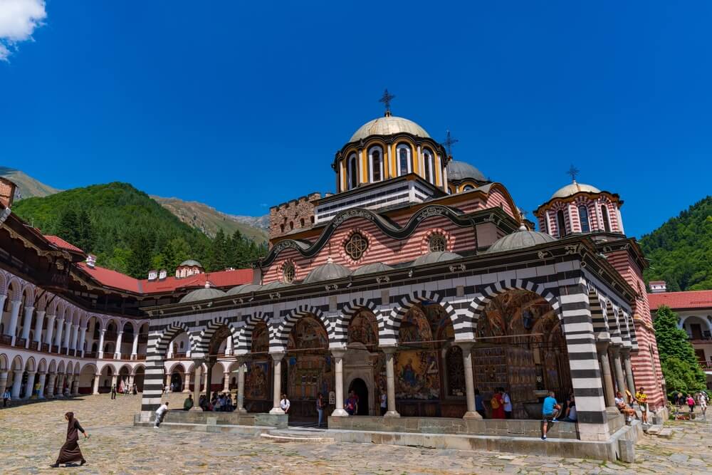 Le Monastère de Rila, une grande église orthodoxe ©Shutterstock
