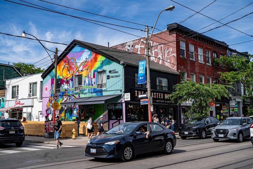 Découvrez le quartier créatif Queen Street West à Toronto ©Shutterstock