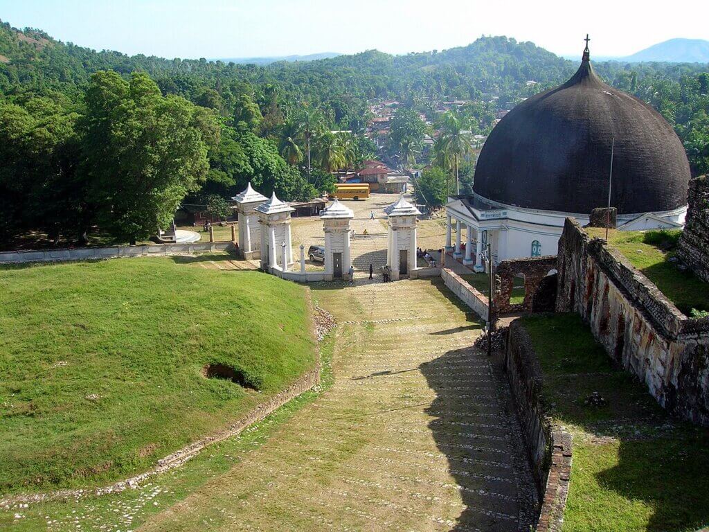 Milot, vu depuis le chemin vers le Palais Sans Souci ©Wikipédia