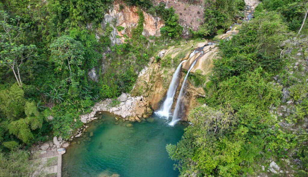 Une cascade de Camp-Perrin, avec la chute de saut Mathurine ©Visit Haiti