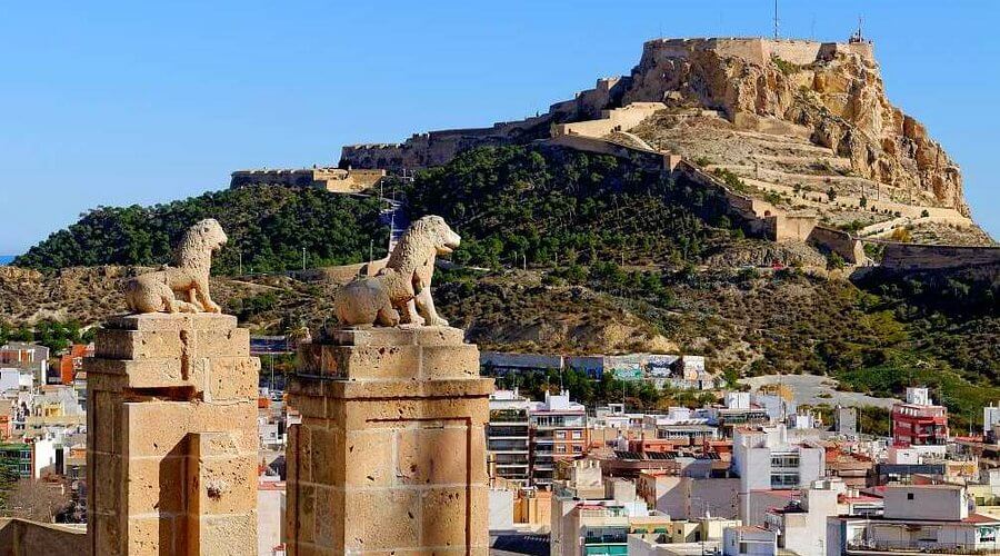 Vue vers le Château de Santa Barbara ©Tripadvisor