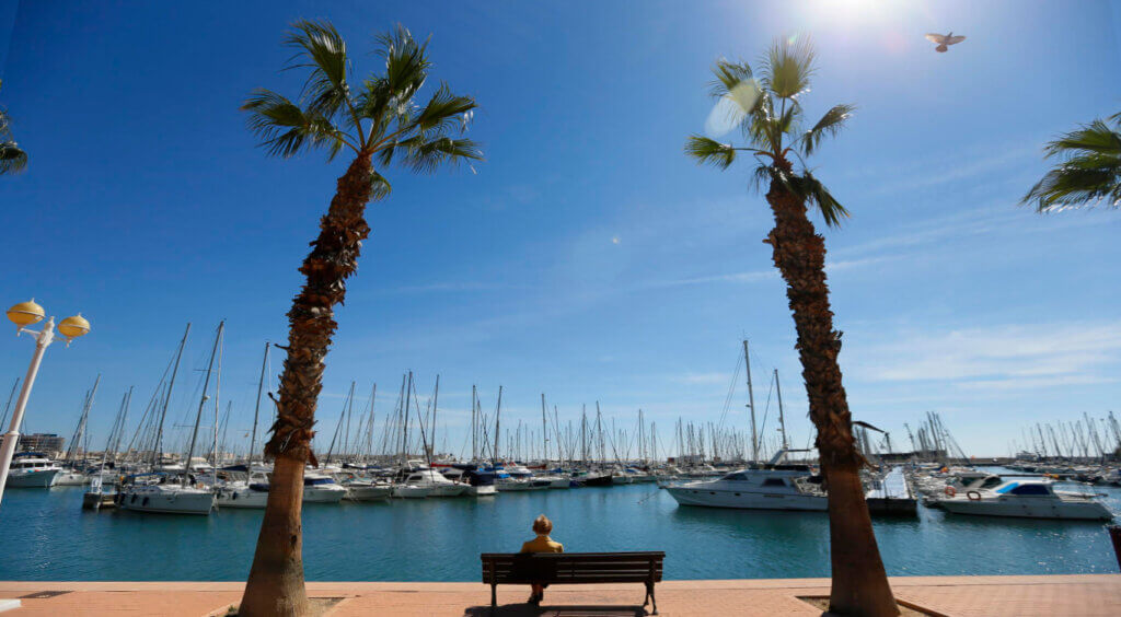 Promenade sur le port d'Alicante ©Alicante Espagne